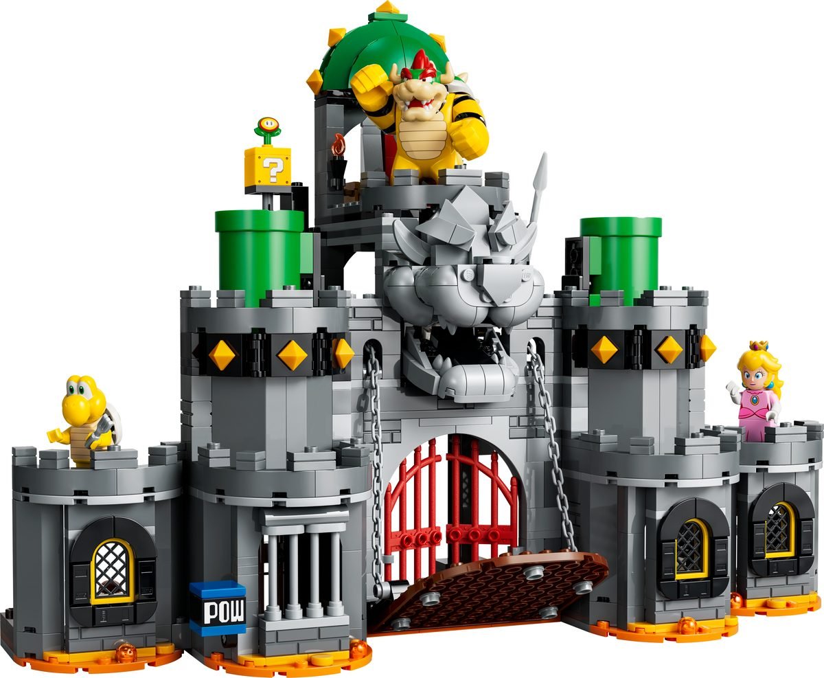 Le château de Bowser du set 72060 pont-levis abaissé, la grande figurine de Bowser perchée sur le dôme vert