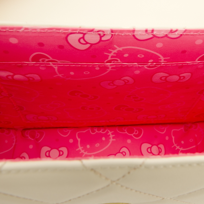 Sac Loungefly Sanrio : Sanrio Hello Kitty Exclusive Quilted Pearl Handle Crossbody Bag