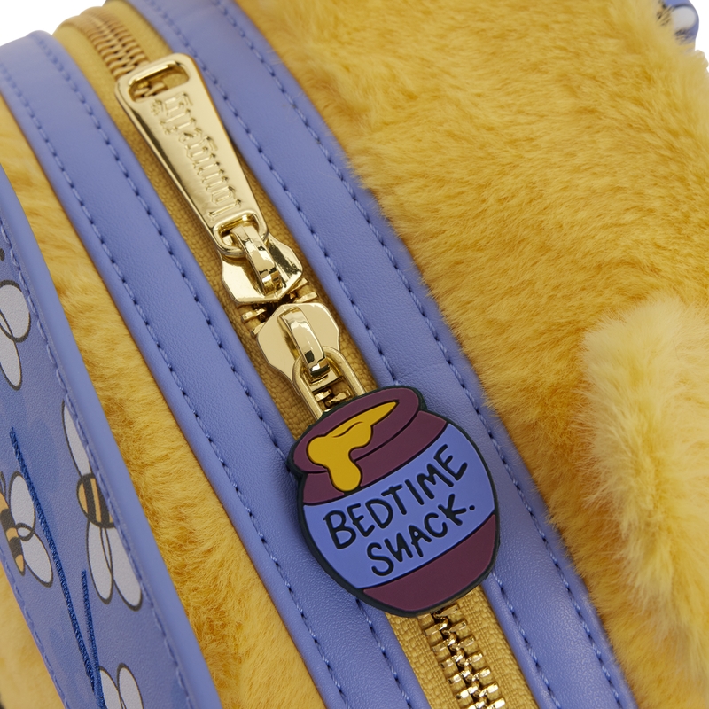 Mini sac à dos Loungefly Disney : Winnie the Pooh Exclusive Classic Bedtime Plush Cosplay Mini Backpack