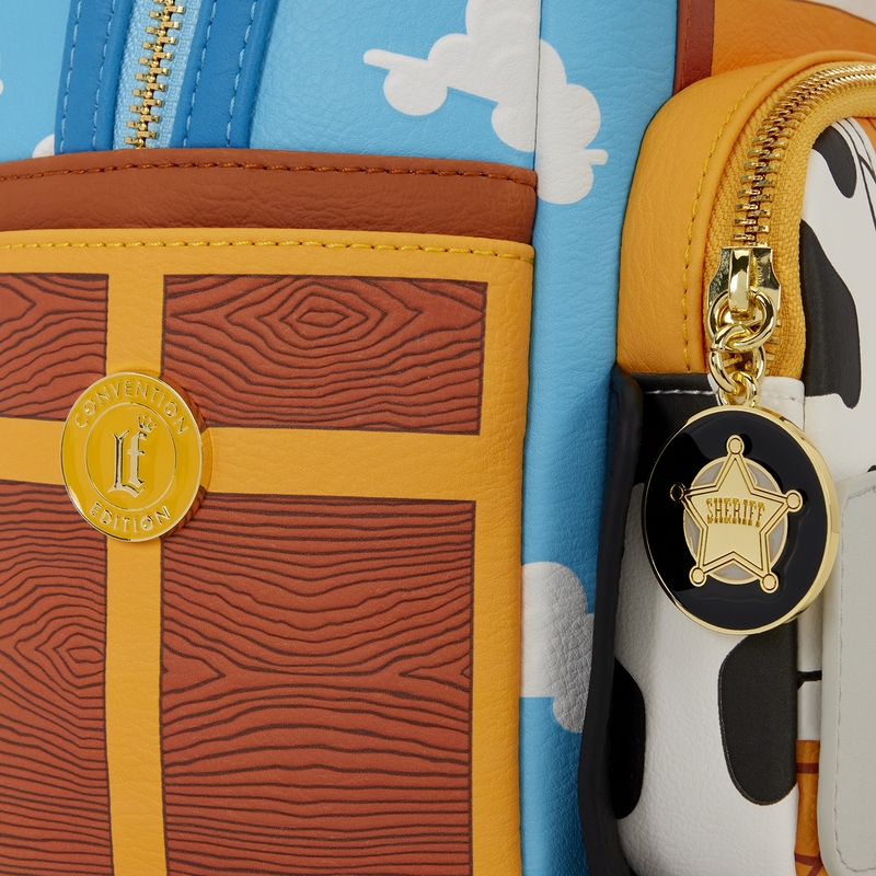Mini sac à dos Loungefly Pixar : D23 Exclusive Toy Car Story Woody Mini Backpack